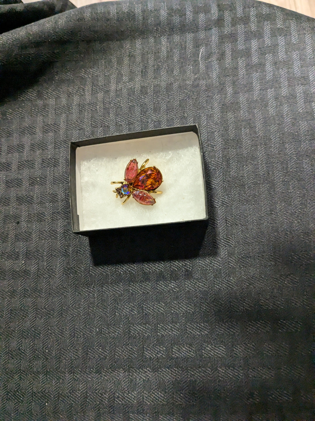Bumble Bee Brooch – A charming and intricately designed bumble bee brooch, perfect for adding a touch of whimsy to any outfit. This high-quality accessory features vibrant colors and delicate details, making it an ideal statement piece for nature lovers and fashion enthusiasts alike. Great for casual wear, special occasions, or as a thoughtful gift for bee lovers.