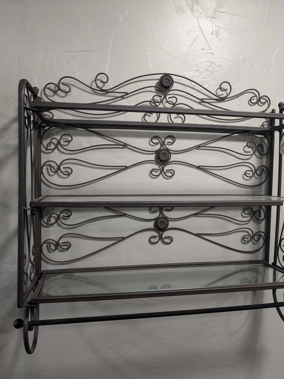 Antique Bronze Wall/Towel Rack – a stylish and functional vintage-inspired rack featuring an elegant antique bronze finish, perfect for organizing towels, coats, or other essentials in bathrooms or kitchens.
